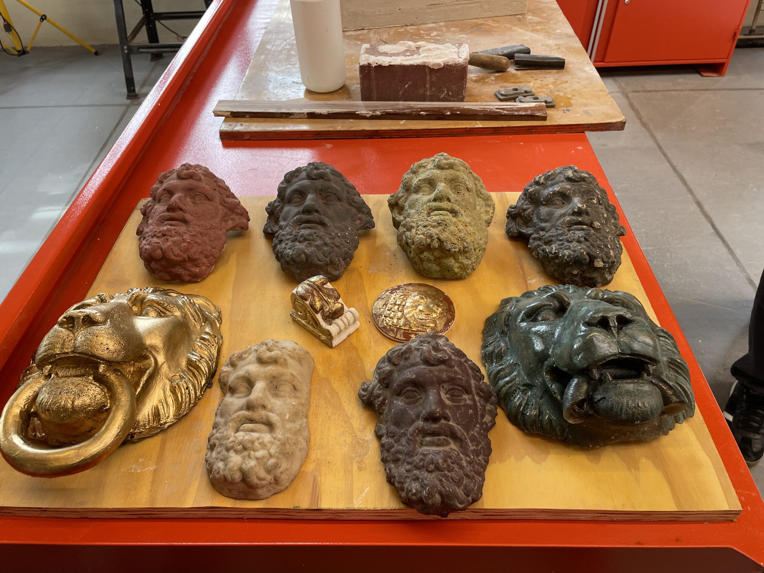 Pruebas de diferentes materiales en el proceso de restauración del patrimonio